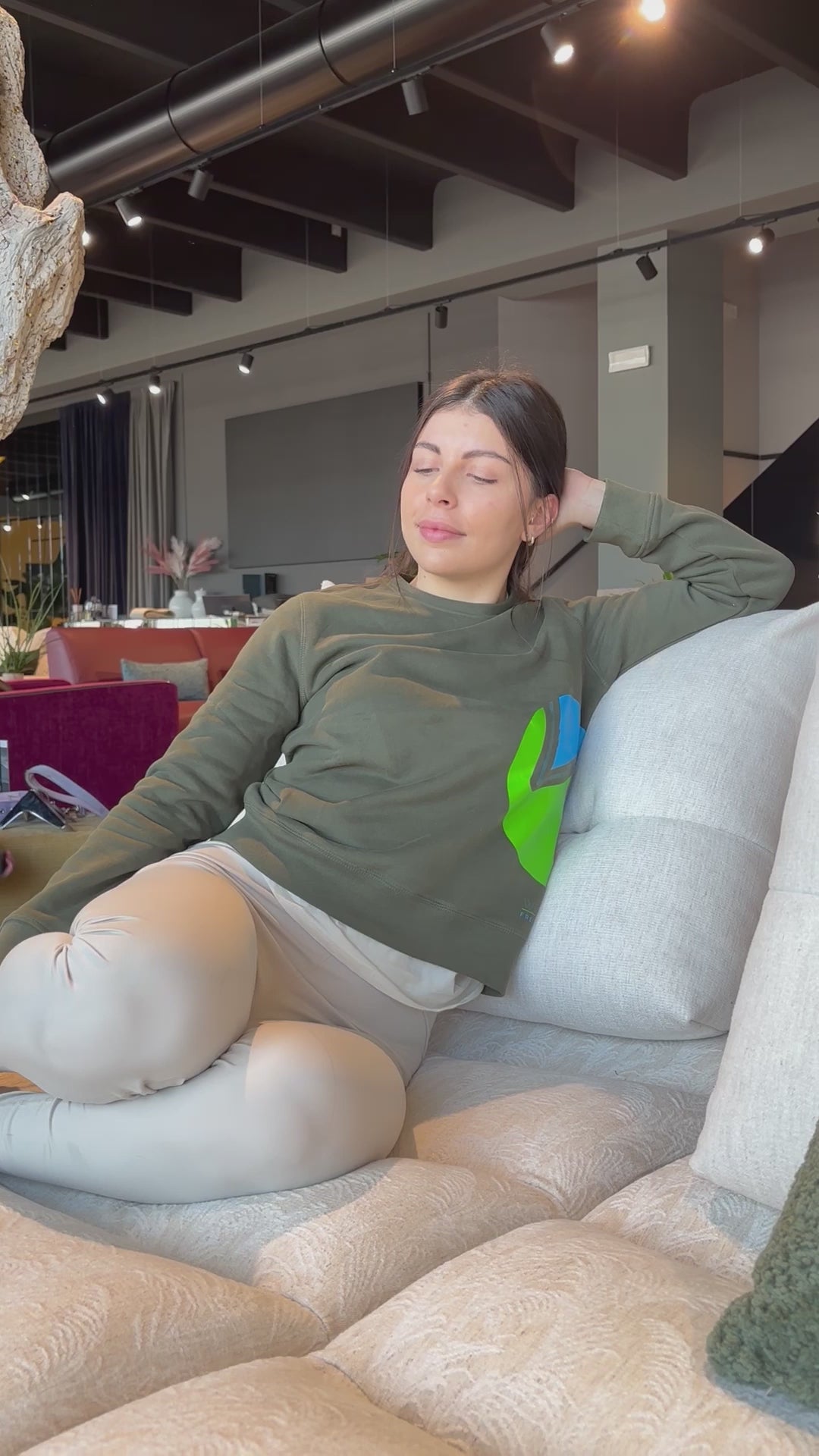 Carica video: 